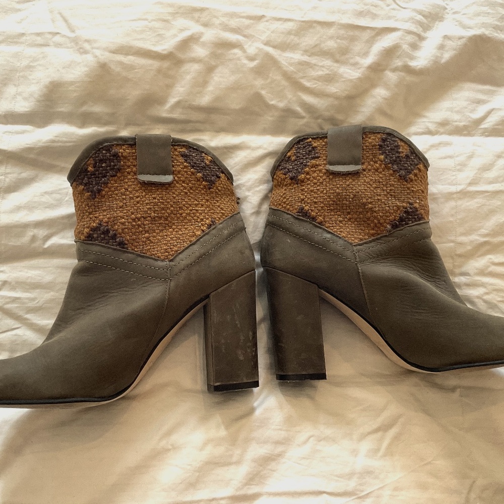 Howsty Boots